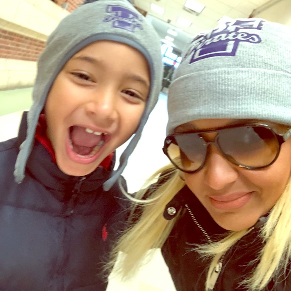 Meet your Posher, Gladys - Picture 1 of 1